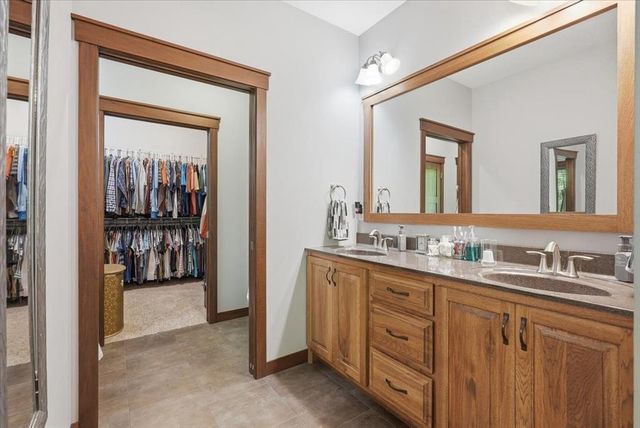 1904 Deblene Lane, Eau Claire, WI 54703