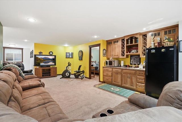 1904 Deblene Lane, Eau Claire, WI 54703