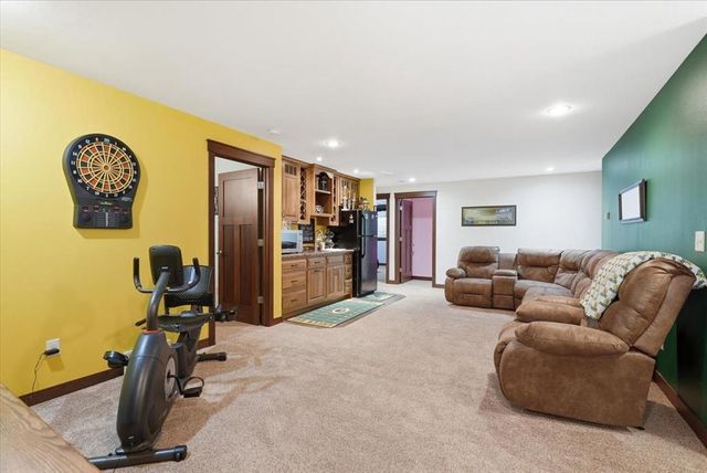 1904 Deblene Lane, Eau Claire, WI 54703