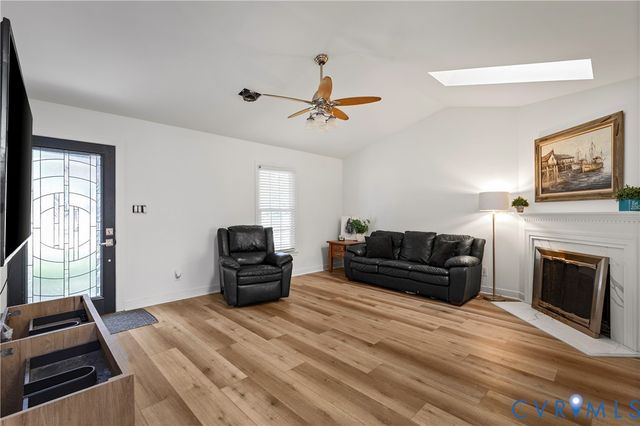 11404 Walnut Hollow Ct, Midlothian, VA 23112