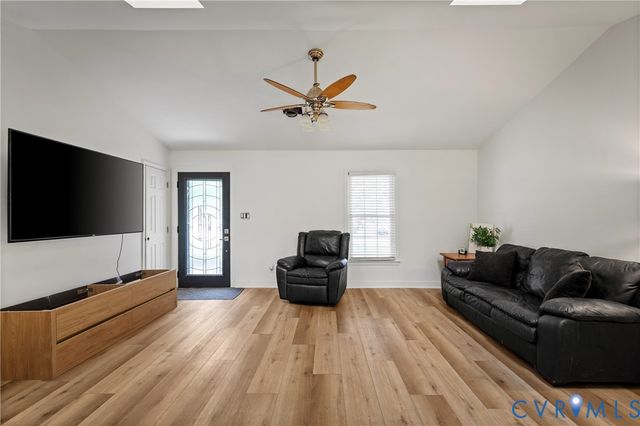 11404 Walnut Hollow Ct, Midlothian, VA 23112