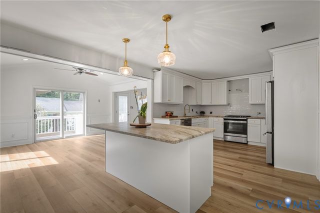 11404 Walnut Hollow Ct, Midlothian, VA 23112