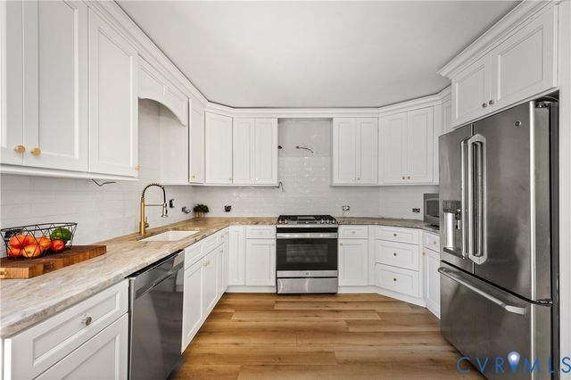 11404 Walnut Hollow Ct, Midlothian, VA 23112