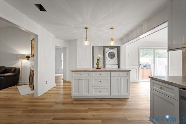 11404 Walnut Hollow Ct, Midlothian, VA 23112
