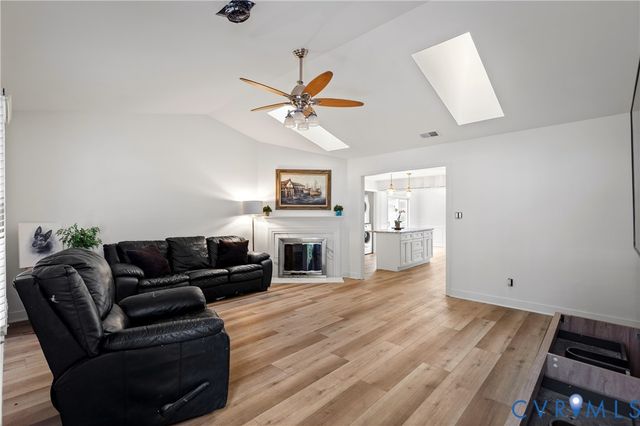 11404 Walnut Hollow Ct, Midlothian, VA 23112