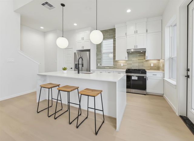 817 Thornton Road D, Houston, TX 77018