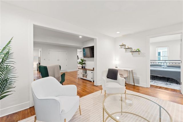 4128 Locust Street, Kansas City, MO 64110