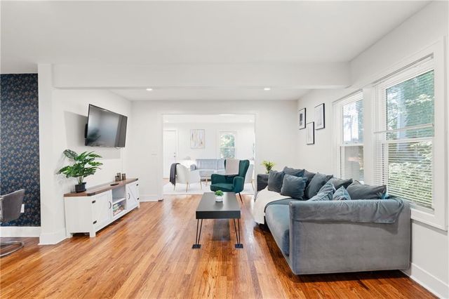 4128 Locust Street, Kansas City, MO 64110