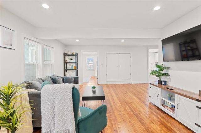 4128 Locust Street, Kansas City, MO 64110