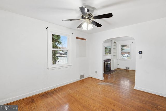 6758 EASTERN AVE NW, Washington, DC 20012