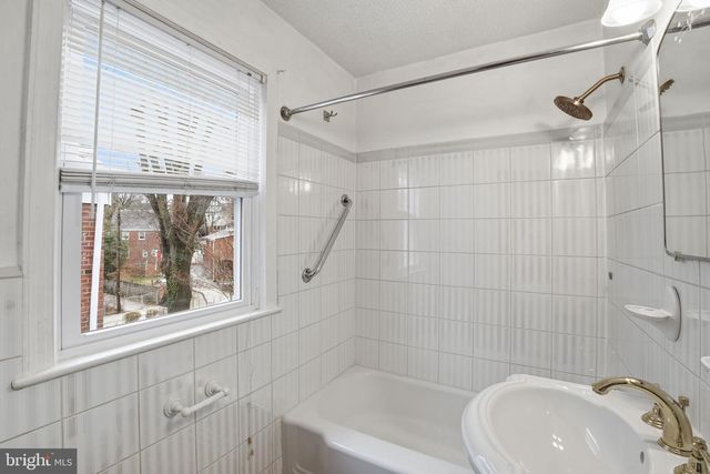 6758 EASTERN AVE NW, Washington, DC 20012