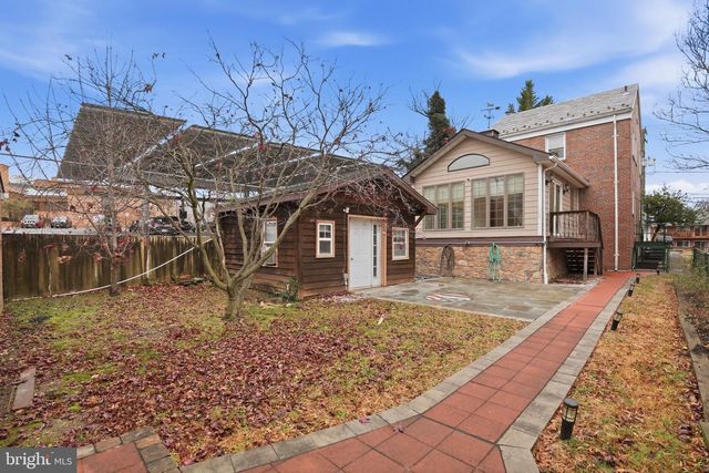 6758 EASTERN AVE NW, Washington, DC 20012