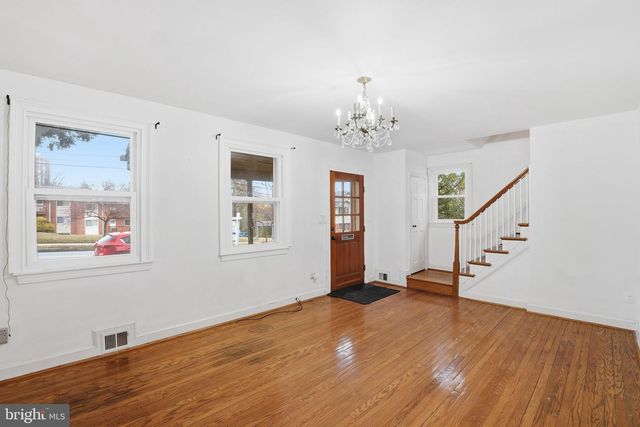 6758 EASTERN AVE NW, Washington, DC 20012