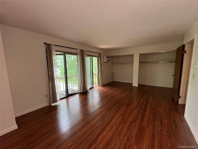24 Hudson Heights Drive, Poughkeepsie, NY 12601