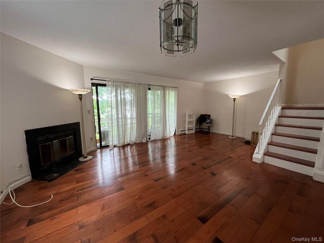 24 Hudson Heights Drive, Poughkeepsie, NY 12601