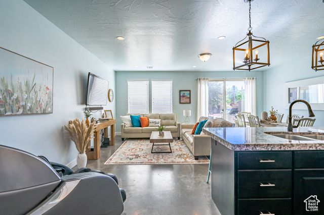 1671 W CALEDONIA DUNES DR, St. George, UT 84770