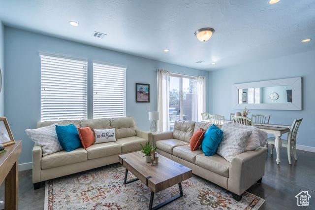 1671 W CALEDONIA DUNES DR, St. George, UT 84770