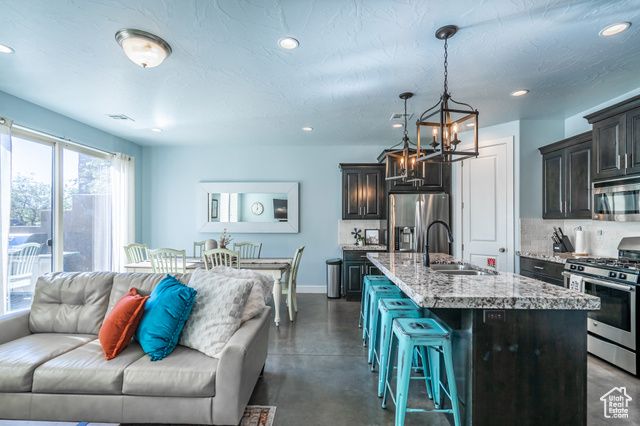 1671 W CALEDONIA DUNES DR, St. George, UT 84770