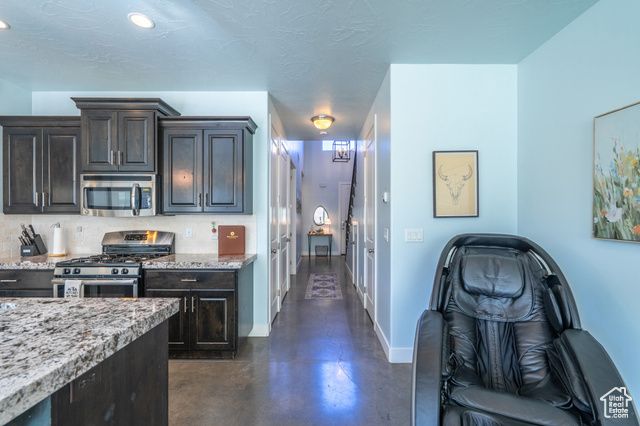 1671 W CALEDONIA DUNES DR, St. George, UT 84770