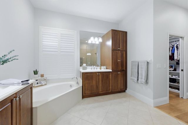 12323 THORNHILL COURT, Lakewood Ranch, FL 34202