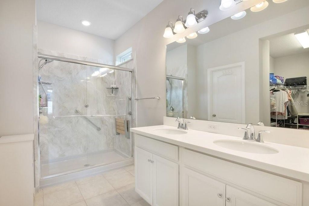 Image 14 of property listing at 2921 DEERBERRY LANE, Clermont, FL 34714