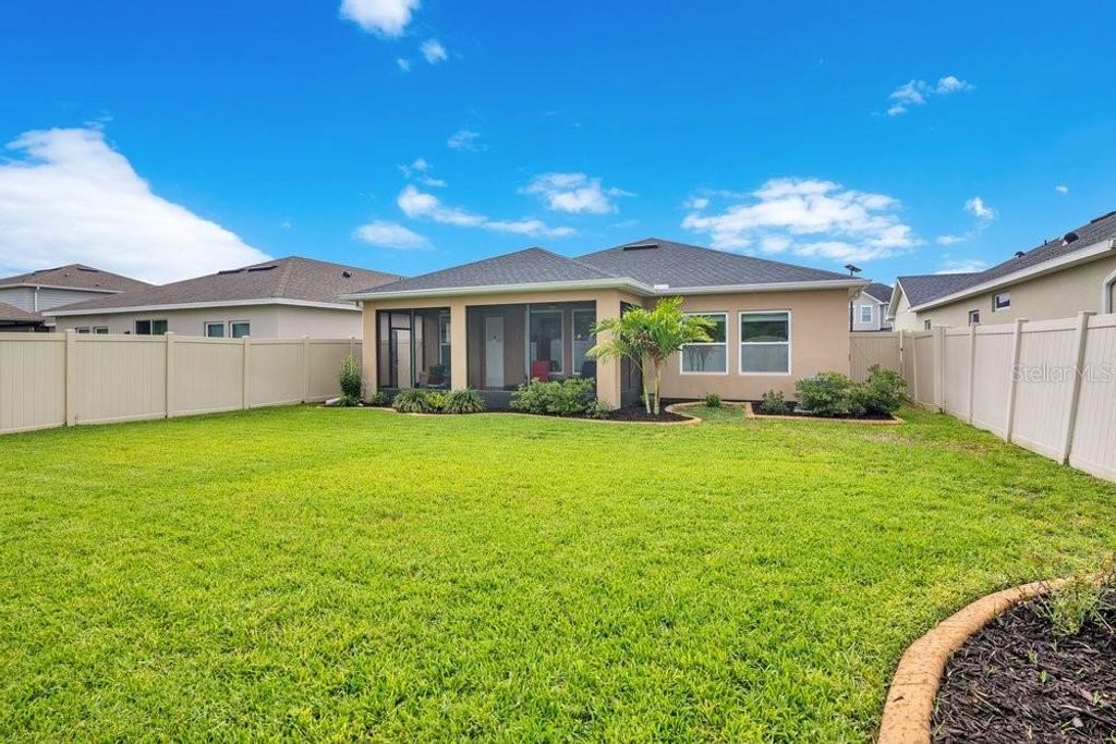 Image 25 of property listing at 2921 DEERBERRY LANE, Clermont, FL 34714