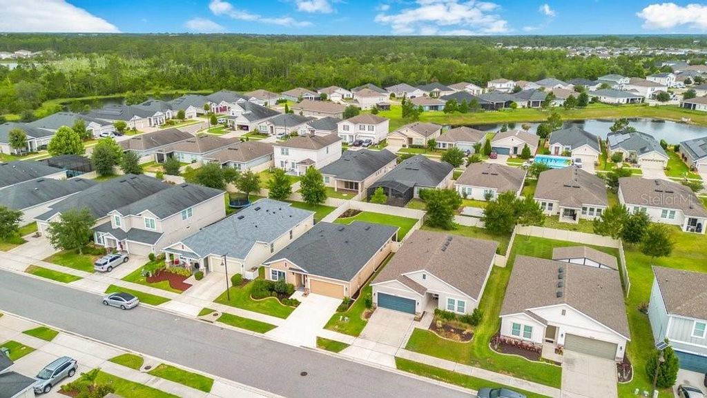 Image 28 of property listing at 2921 DEERBERRY LANE, Clermont, FL 34714