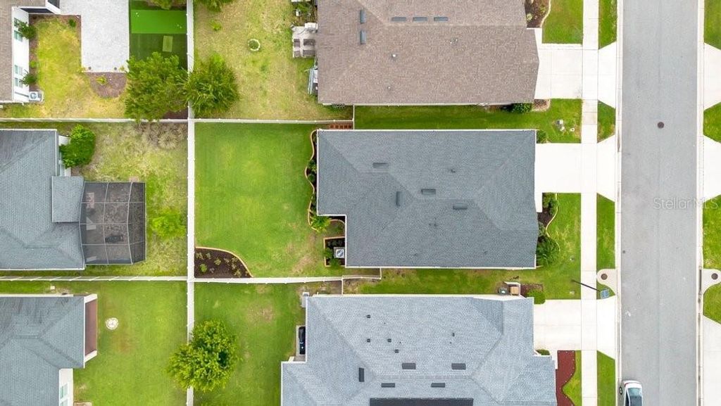 Image 30 of property listing at 2921 DEERBERRY LANE, Clermont, FL 34714