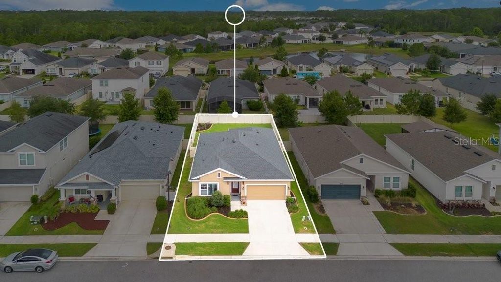Image 5 of property listing at 2921 DEERBERRY LANE, Clermont, FL 34714