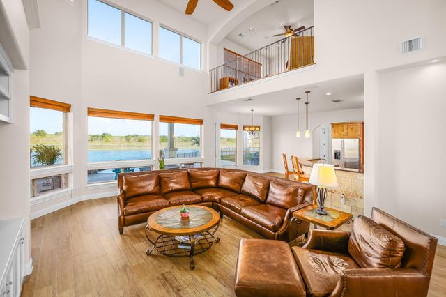 12407 Aquaplex DR, Buda, TX 78610