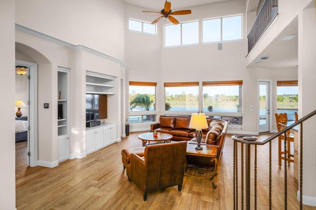 12407 Aquaplex DR, Buda, TX 78610