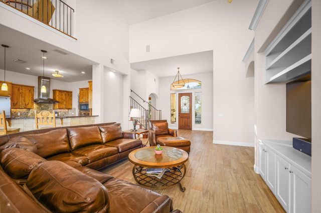 12407 Aquaplex DR, Buda, TX 78610