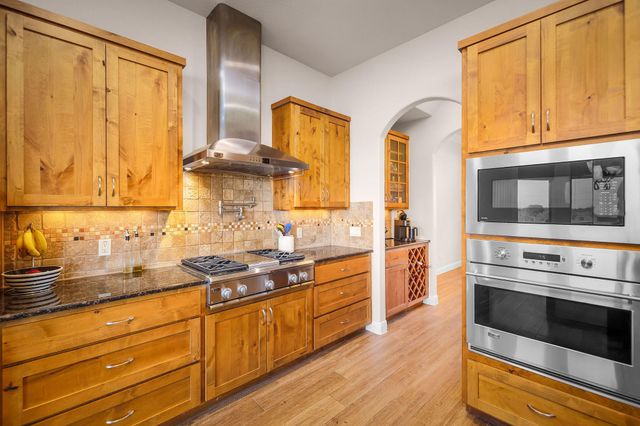 12407 Aquaplex DR, Buda, TX 78610