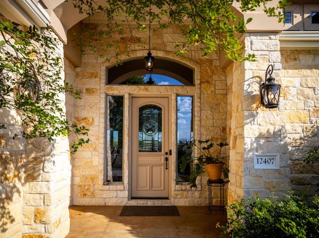 12407 Aquaplex DR, Buda, TX 78610