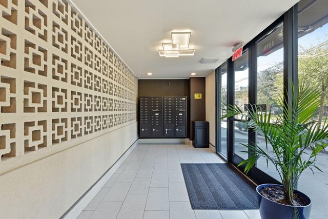 4819 Caroline Street 103, Houston, TX 77004