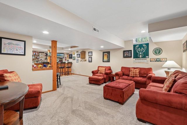 N164W21241 Dunbar COURT, Jackson, WI 53037