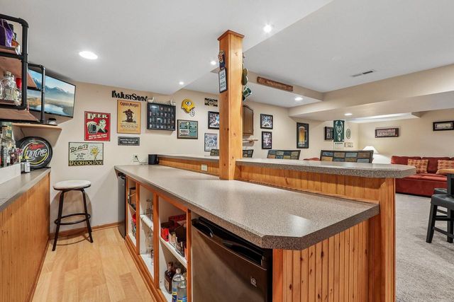 N164W21241 Dunbar COURT, Jackson, WI 53037
