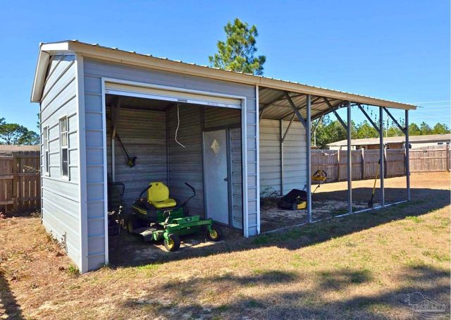 9819 American Farms Rd, Milton, FL 32583