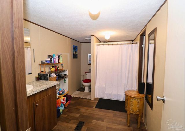 9819 American Farms Rd, Milton, FL 32583