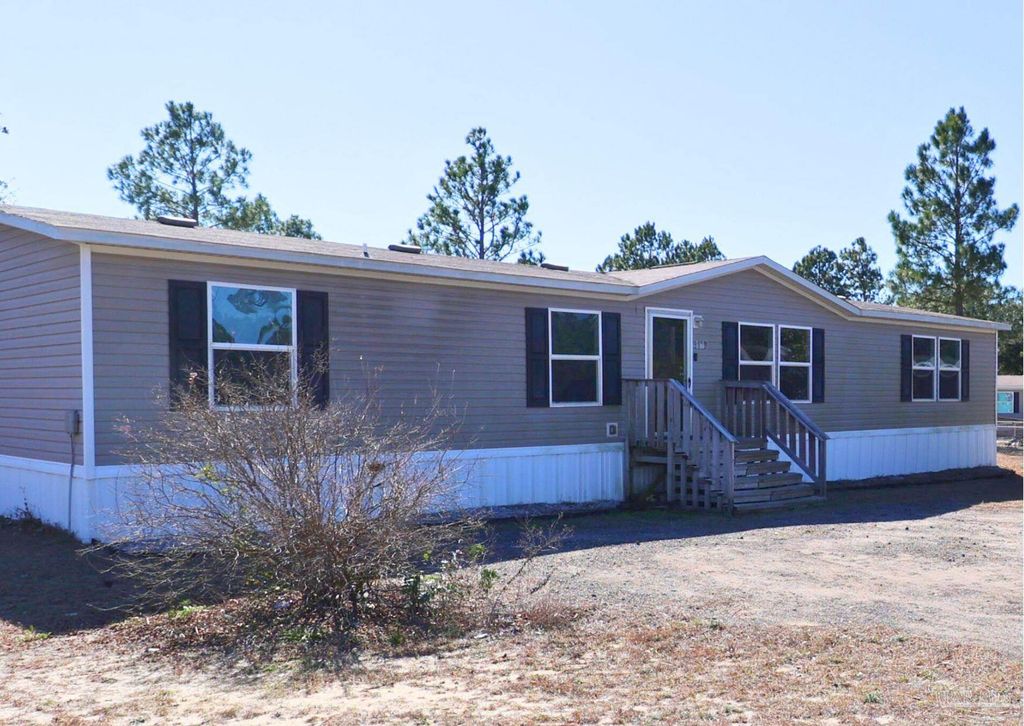 9819 American Farms Rd, Milton, FL 32583