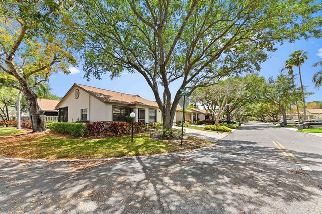 18538 Breezy Palm Way, Boca Raton, FL 33496