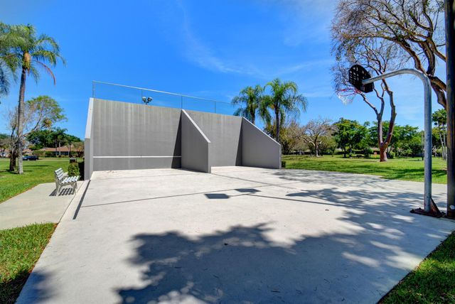 18538 Breezy Palm Way, Boca Raton, FL 33496