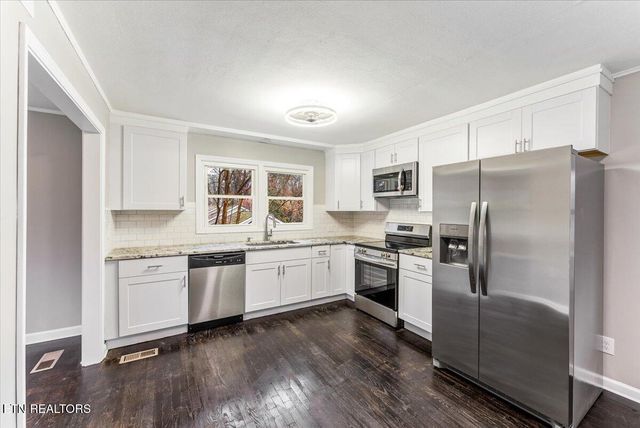 1624 Everett Ave, Maryville, TN 37804