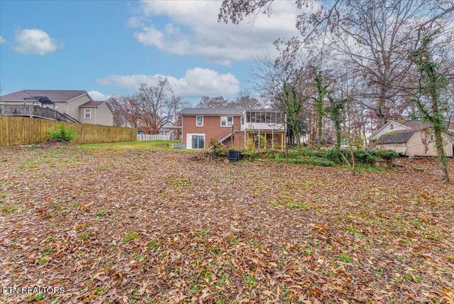 1624 Everett Ave, Maryville, TN 37804