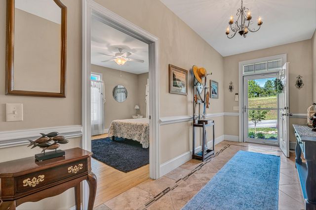 50 Sapphire LN, Moneta, VA 24121