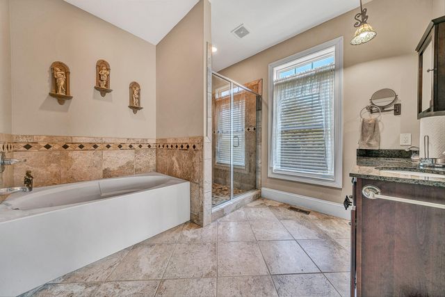 50 Sapphire LN, Moneta, VA 24121
