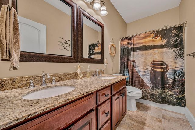 50 Sapphire LN, Moneta, VA 24121