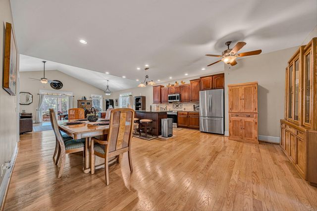 50 Sapphire LN, Moneta, VA 24121