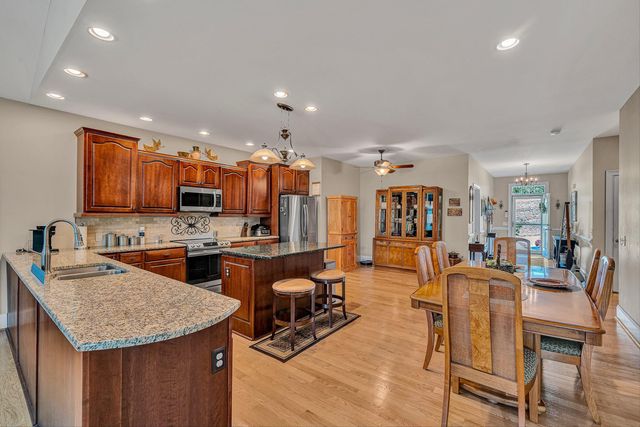 50 Sapphire LN, Moneta, VA 24121