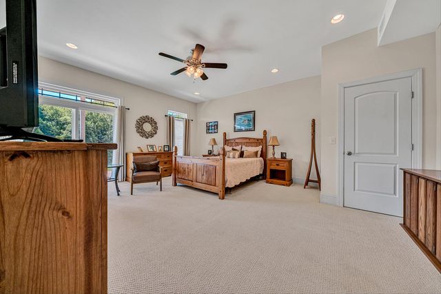 50 Sapphire LN, Moneta, VA 24121